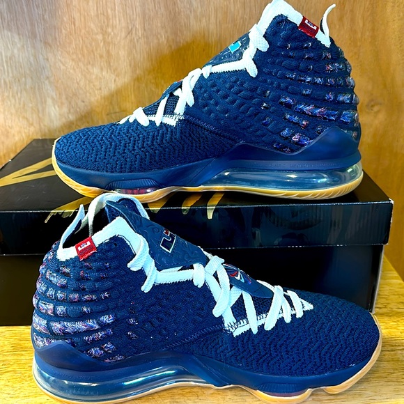 Lebron XVII DT brand new in box men’s size 7.5, women’s size 9 sneakers limited - Picture 2 of 8